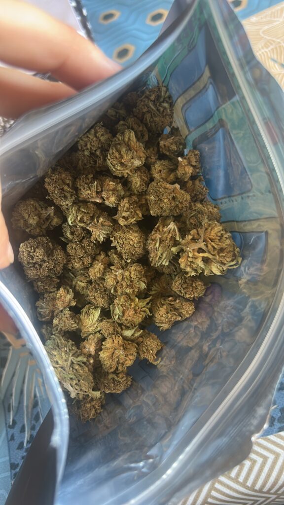 SMALL BUDS | COGOLLOS DE CBD - reseña de Elena Rodriguez
