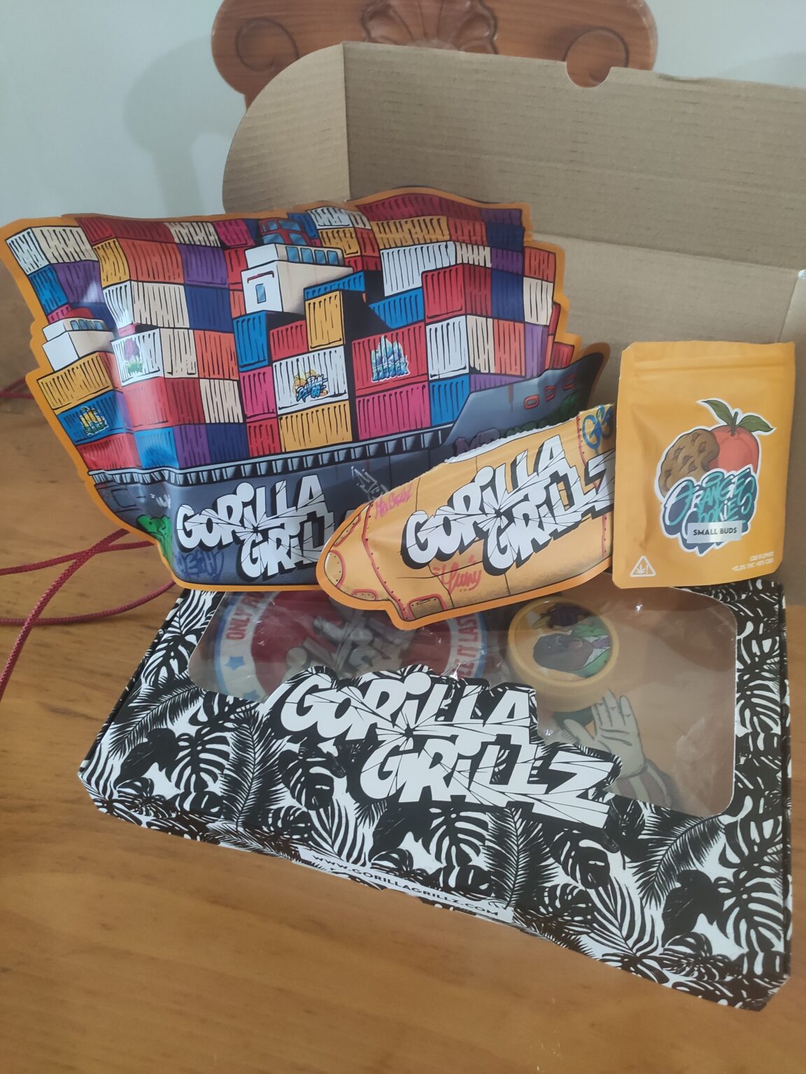 PACK MERCH - reseña de ArielsinSebas